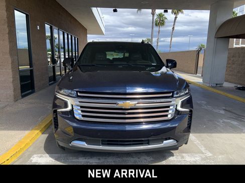Used 2023 Chevrolet Tahoe High Country w/ Premium Package AWD/4WD image 2