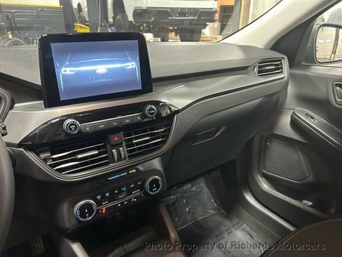 Used 2025 Ford Escape Active AWD/4WD image 13