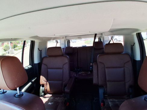 Used 2019 Chevrolet Suburban Premier w/ Premier Plus Edition AWD/4WD image 19