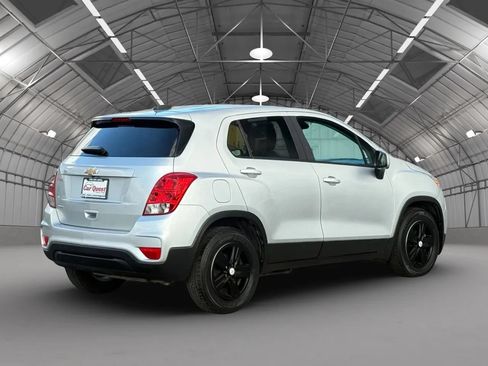 Used 2020 Chevrolet Trax LS w/ Tint and Cruise Package FWD image 7