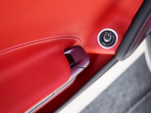 Used 2020 Ferrari GTC4Lusso V12 image 37