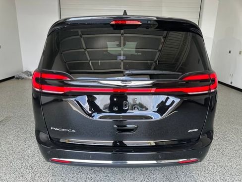New 2025 Chrysler Pacifica Select image 26