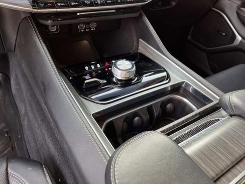 Used 2023 Jeep Wagoneer Series II w/ Flexible Seating Group image 36