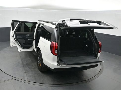 Used 2025 Ford Expedition Tremor image 53