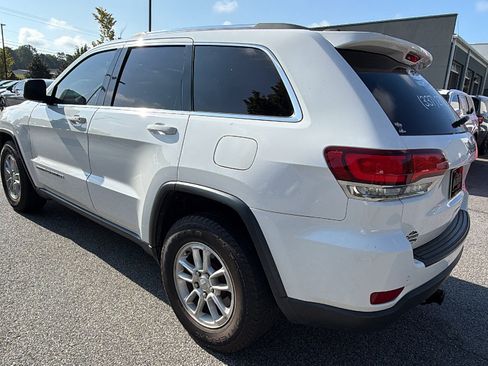 Used 2020 Jeep Grand Cherokee Laredo RWD image 10