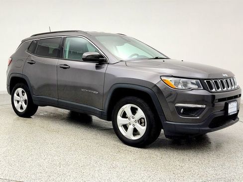 Used 2020 Jeep Compass Latitude image 3