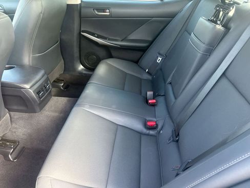 Used 2019 Lexus IS 300 image 14