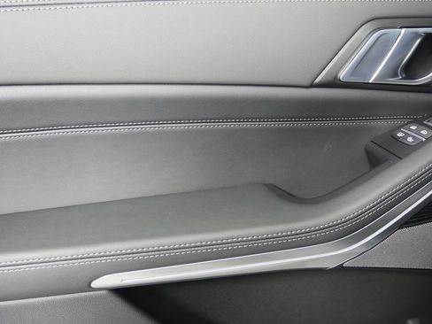 Used 2026 BMW X7 xDrive40i w/ M Sport Package image 14