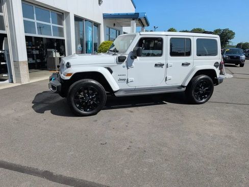 Used 2024 Jeep Wrangler Unlimited Sahara w/ Safety Group AWD/4WD image 11