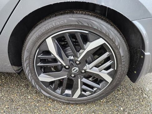 New 2025 Nissan Versa SR image 12