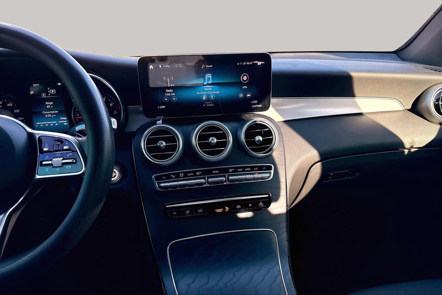 Used 2021 Mercedes-Benz GLC 300 image 6