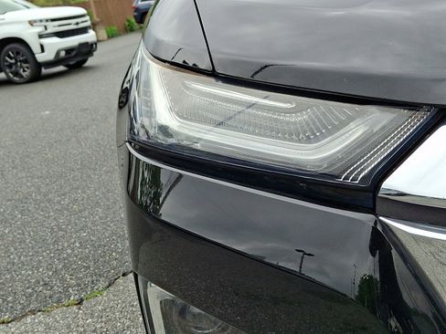 Certified 2023 Chevrolet Traverse LT AWD/4WD image 9