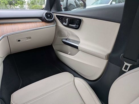 Used 2022 Mercedes-Benz C 300 Sedan image 18