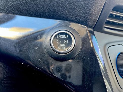 Used 2017 Ford Escape Titanium image 15