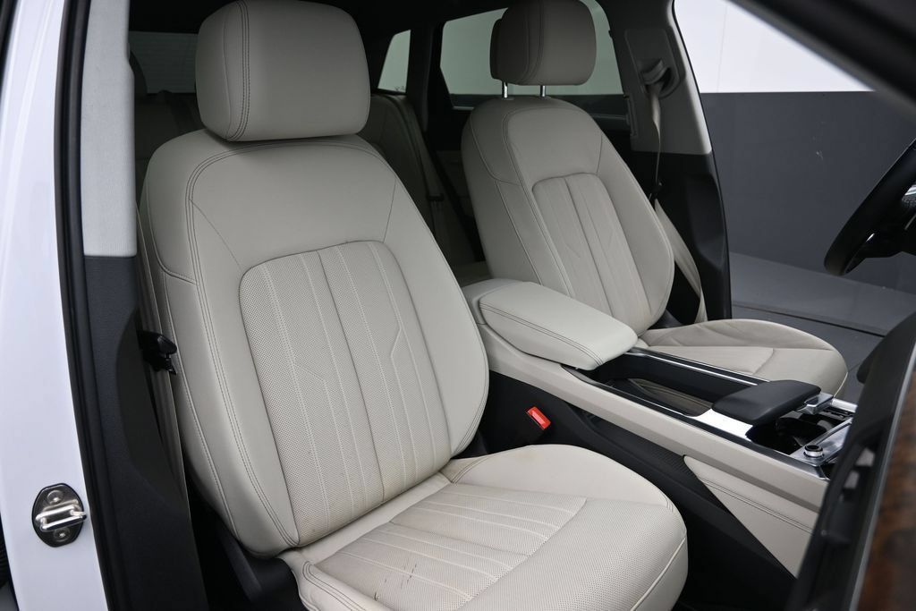 Used 2019 Audi e-tron Premium Plus AWD/4WD image 23