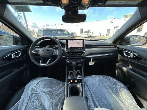 Used 2025 Jeep Compass Limited w/ High Altitude Package AWD/4WD image 12