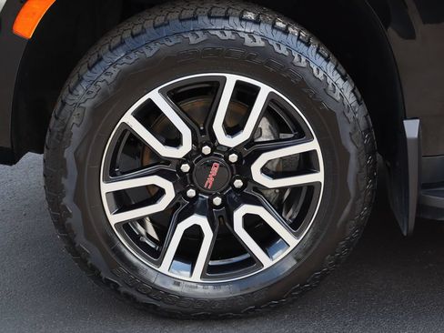 Used 2021 GMC Yukon AT4 w/ Rear Media and Nav Package AWD/4WD image 39