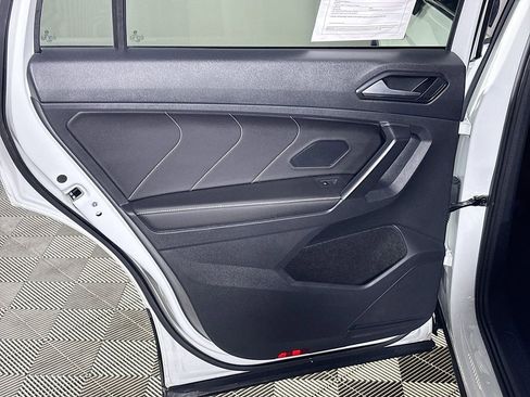 Certified 2023 Volkswagen Tiguan SE w/ Panoramic Sunroof Package image 20