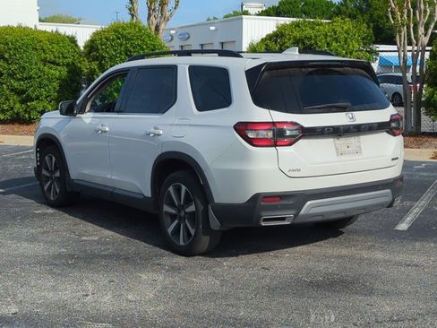 Used 2024 Honda Pilot Touring image 7