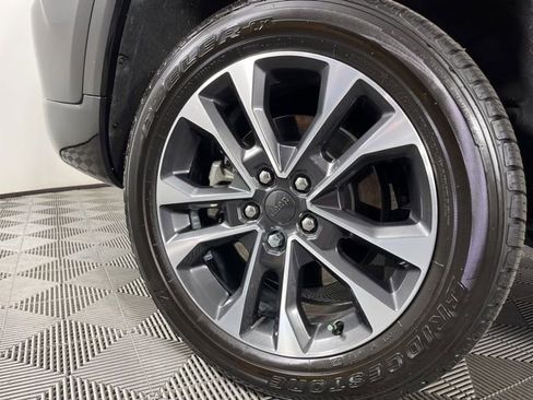 Used 2023 Jeep Grand Cherokee Overland image 15