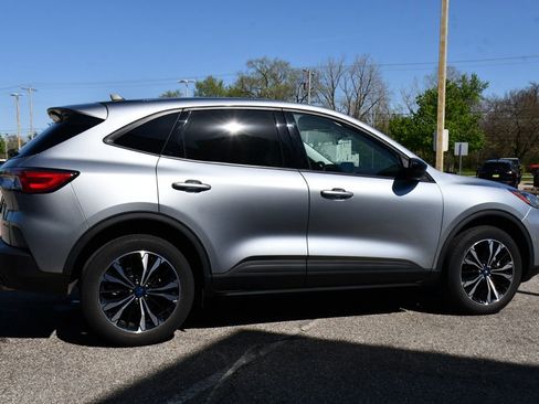 Used 2022 Ford Escape SE w/ SE Sport Appearance Package AWD/4WD image 7