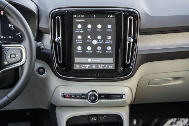 Used 2026 Volvo XC40 B4 Plus w/ Protection Package Premier FWD image 20