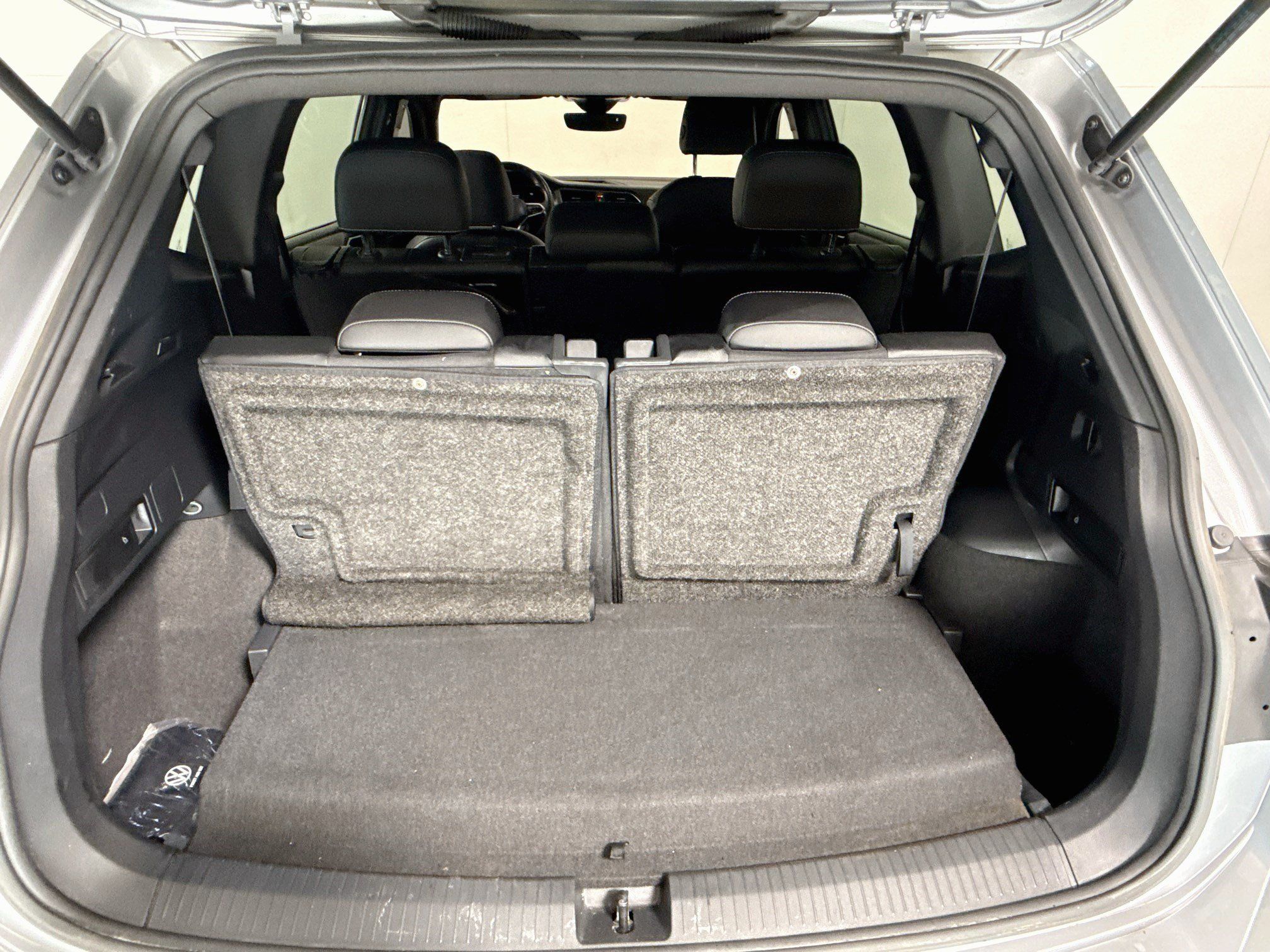 Used 2022 Volkswagen Tiguan SE R-Line FWD image 35