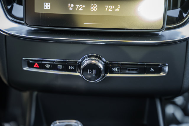New 2027 Volvo XC90 B6 Plus AWD/4WD image 23
