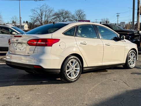 Used 2016 Ford Focus SE w/ Reverse Sensing Package image 4