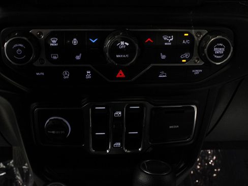 Used 2022 Jeep Wrangler Unlimited Sport AWD/4WD image 30