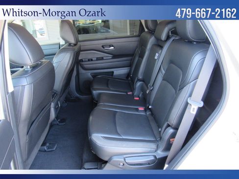 Used 2023 Nissan Pathfinder SL image 19