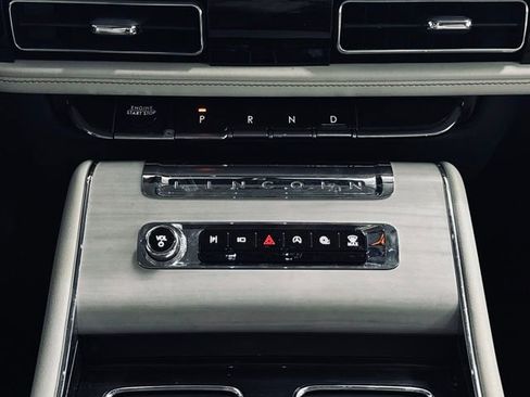 Certified 2025 Lincoln Aviator Reserve w/ Equipment Group 201A image 35