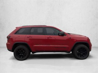 Used 2018 Jeep Grand Cherokee Trailhawk w/ Trailhawk Luxury Group video 4