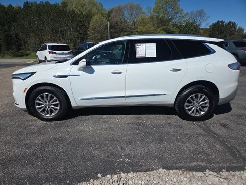 Used 2023 Buick Enclave Essence AWD/4WD image 7