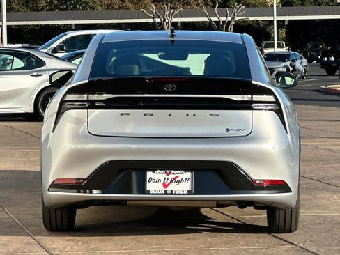 New 2026 Toyota Prius Plug-In Hybrid image 5