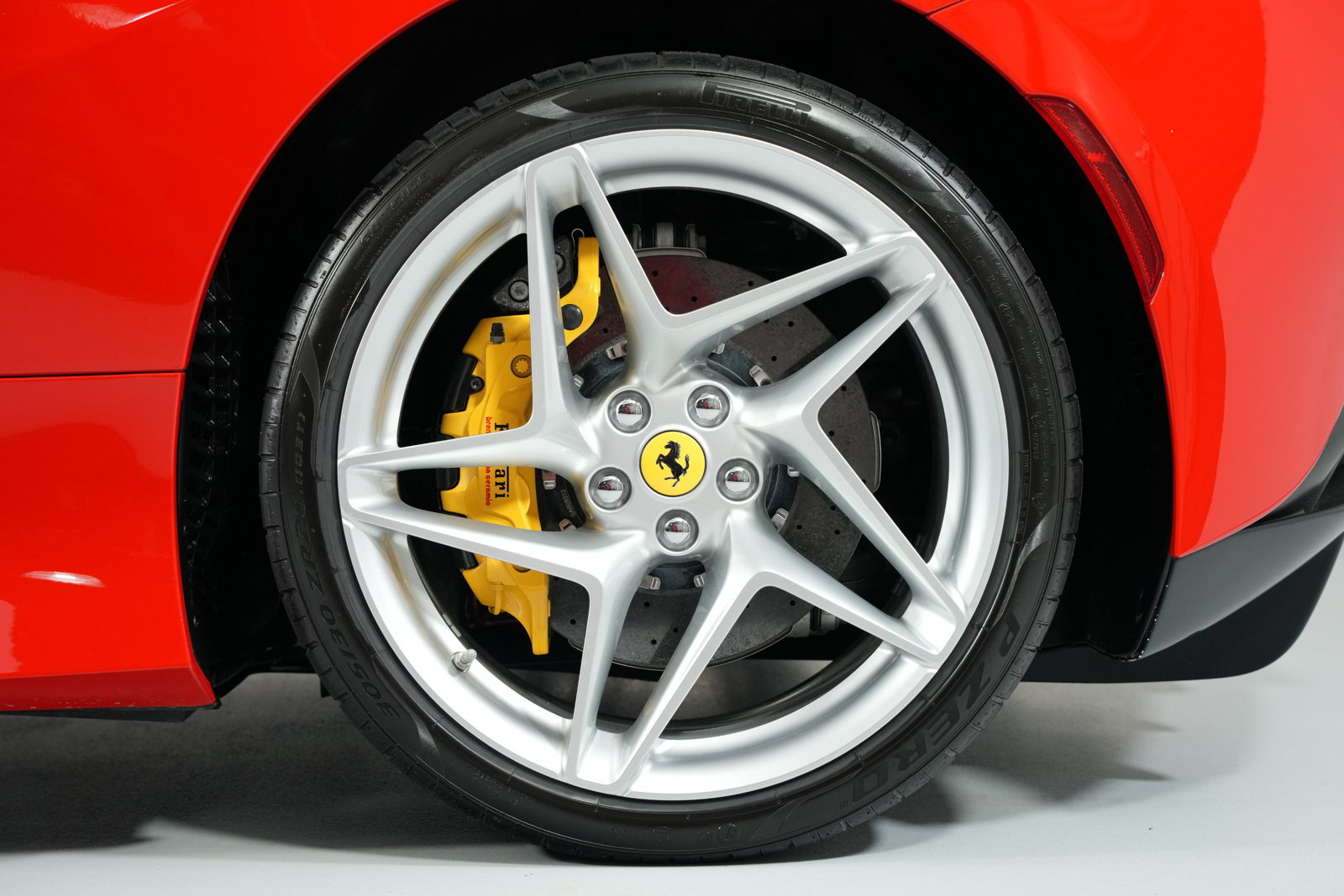 Certified 2022 Ferrari F8 Spider RWD image 10