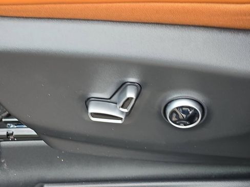 New 2026 Chrysler Pacifica Pinnacle image 15