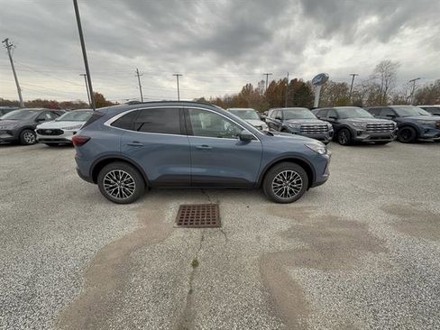 New 2026 Ford Escape SE image 9