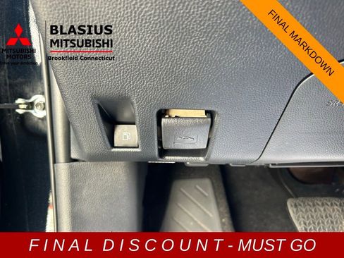 Used 2023 Toyota RAV4 Limited image 59