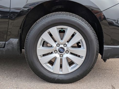 Used 2017 Subaru Outback 2.5i Premium image 7