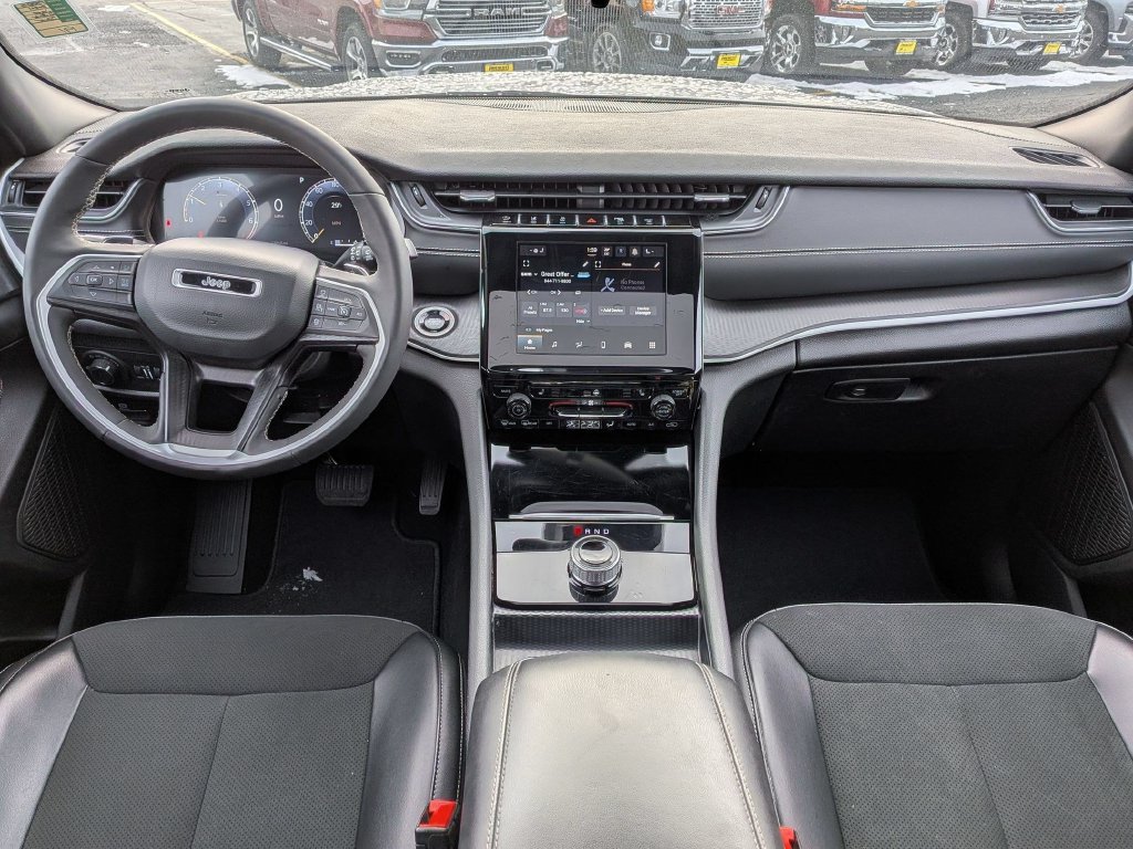 Used 2024 Jeep Grand Cherokee Altitude AWD/4WD image 20