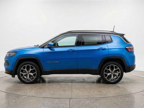 Used 2025 Jeep Compass Limited image 5