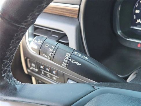 Used 2023 Chevrolet Suburban High Country AWD/4WD image 16