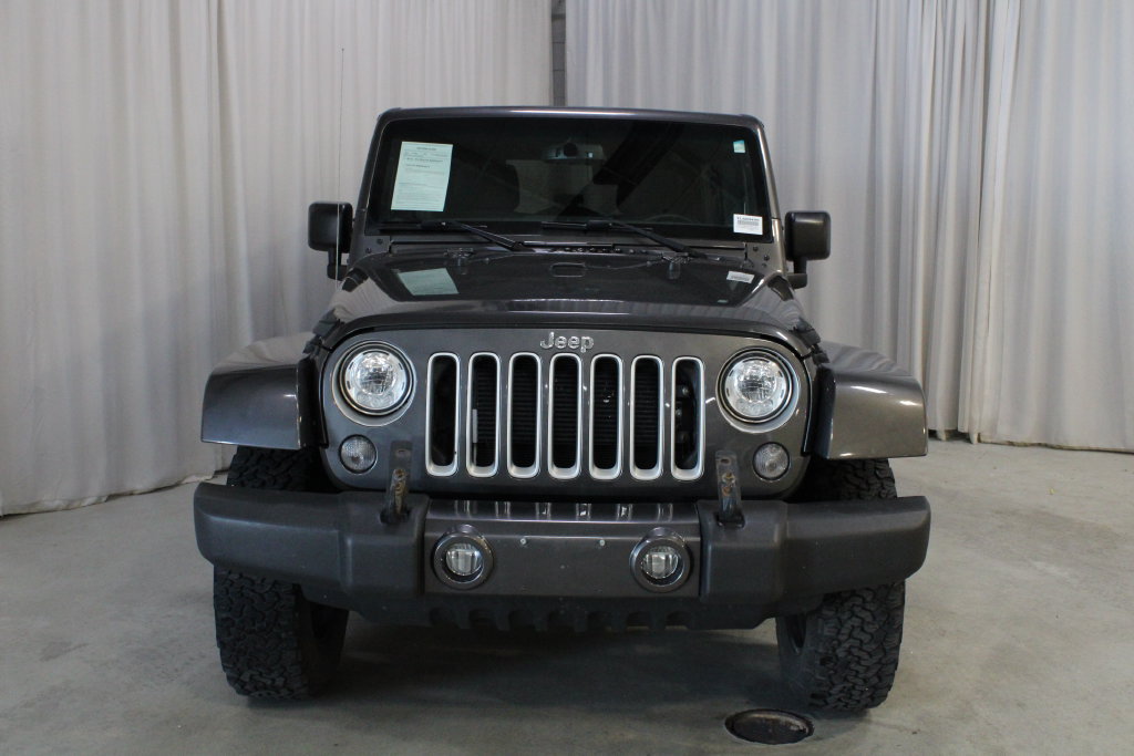 Used 2017 Jeep Wrangler Unlimited Sahara w/ Connectivity Group AWD/4WD image 34