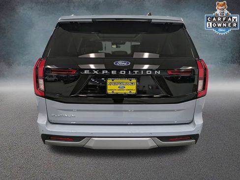 Used 2025 Ford Expedition Platinum w/ Platinum Ultimate Package AWD/4WD image 5