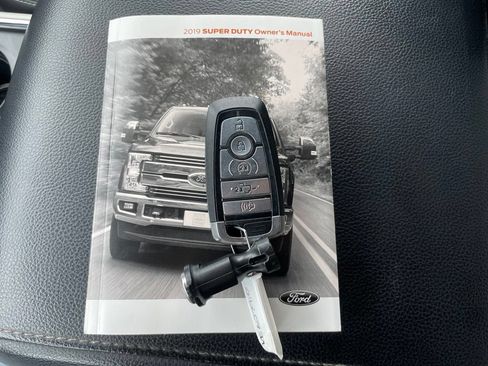Used 2019 Ford F250 Lariat w/ Lariat Ultimate Package AWD/4WD image 39