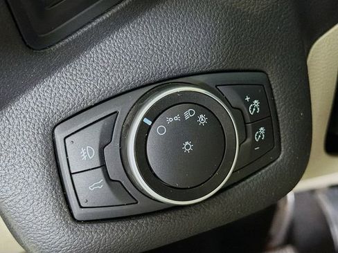 Used 2018 Ford Escape SE image 10