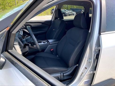 Used 2024 Nissan Rogue S AWD/4WD image 9