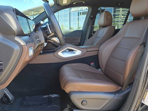 Used 2024 Mercedes-Benz GLS 450 4MATIC image 13