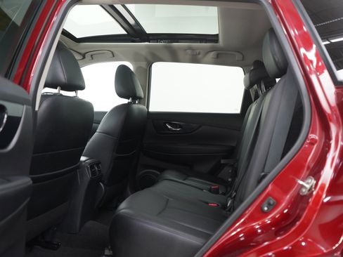 Used 2020 Nissan Rogue SL w/ Premium Package AWD/4WD image 18